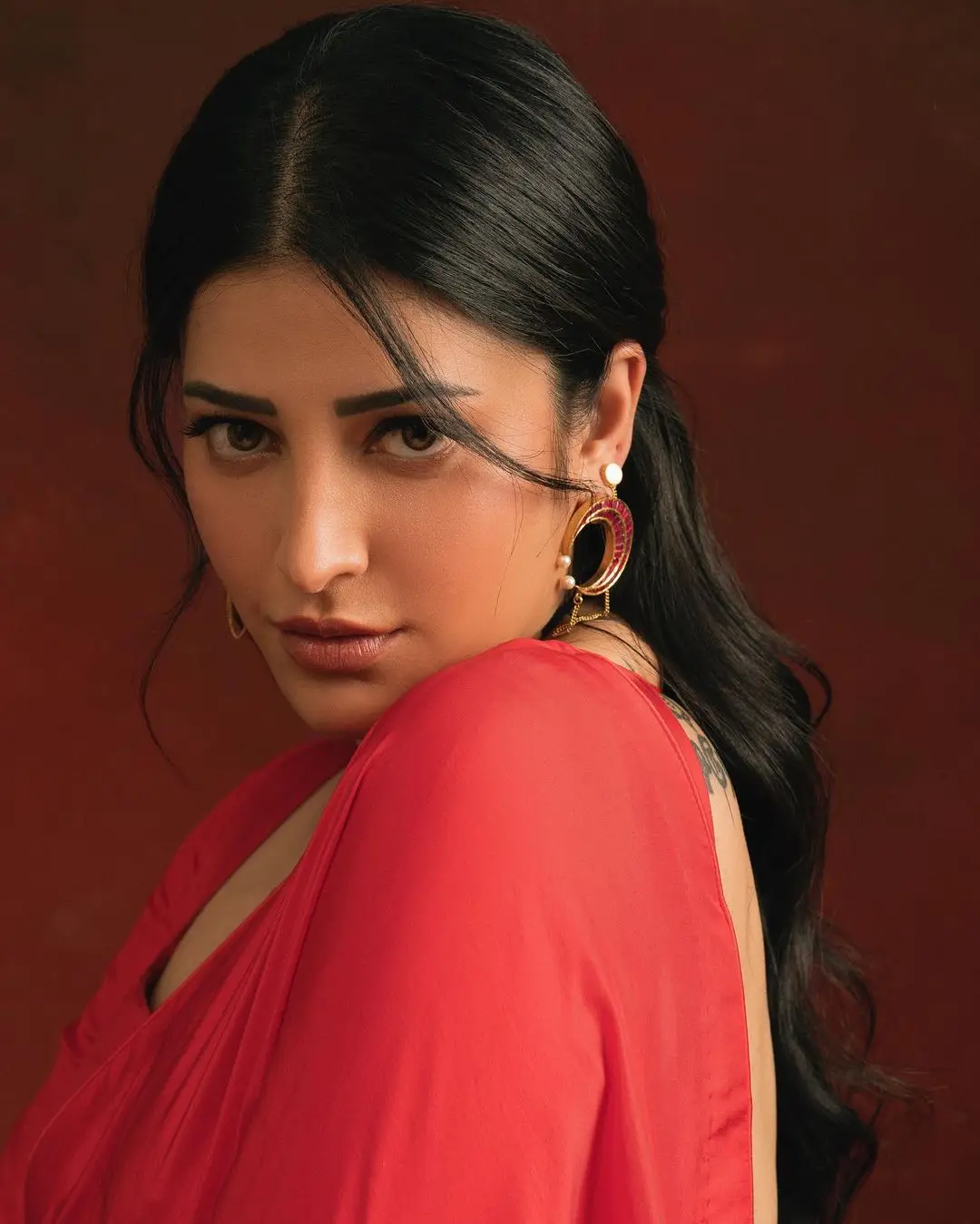 Tamil Actress Shruti Haasan in Red Saree